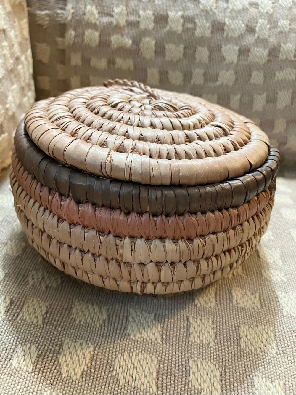 Vintage Mexican hand-woven coiled basket folk art. With lid